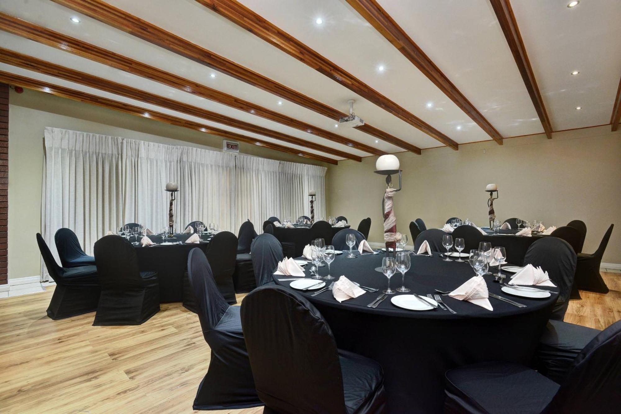 Protea Hotel By Marriott Mahikeng Mafikeng Eksteriør billede